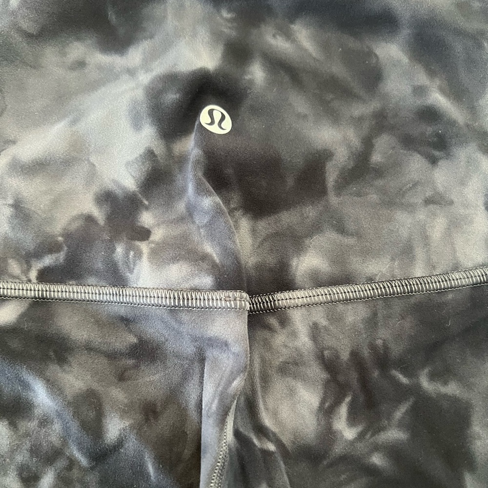 Lululemon align high rise crops size 2